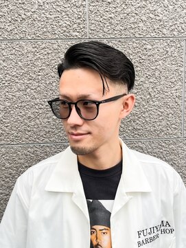 ミスターマウントロックバーバーショップ(MR.MT.ROCK BARBER SHOP) フェードカット