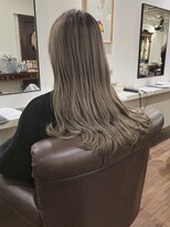 インビテーション(invitation) グレージュ