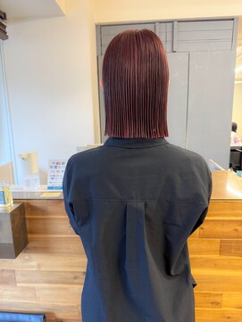 シロ(siro) ピンクカラー 切りっぱなしボブ