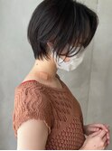 ナチュラルショートで大人のシンプル美を