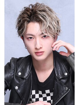 リップス 吉祥寺店 (LIPPS) 外国人風ベージュバレイヤージュツイストフェザーショート