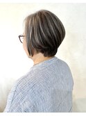 【白髪ぼかしグレージュカラー・ハイライト・ショートボブ】