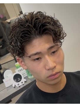 イーラ アメ村店(era) サーフバック　ツイストスパイラル眉カットメンズパーマ