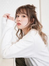 ユイマァル 倉敷店(YUIMARL)&nbsp;インナーカラーミルクティーブロンドヘアアレンジ顔周りレイヤー