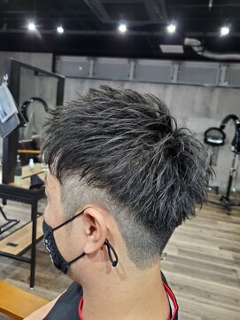 ダイス(Dice) マッシュ/ショート/韓国/メンズ/ブリーチ/ハイライト/ミディアム