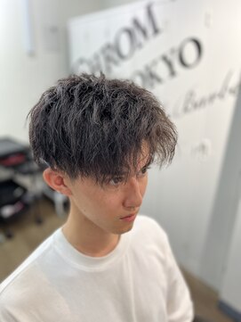 クロムトウキョウ ザ バーバー 新宿本店(CHROM TOKYO the Barber) 刈り上げアップバング