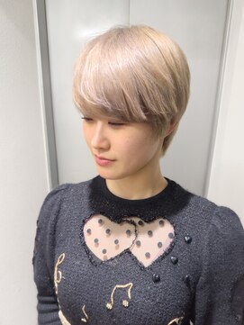 ムクヘアー(muk hair) 美シルエットショート×ホワイトベージュ