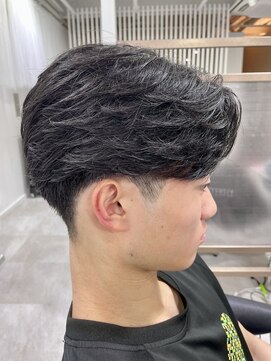 自然にキマる毛流れセンターパート