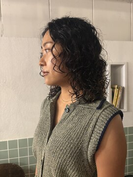 ニーム 栄(nimes) kaon　　ミディアムパーマ　ハードパーマ