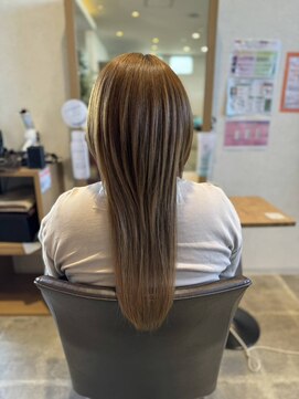 サロンドポプリ 志都美(salon de poupuri) 【襟足軽め】ロングウルフカット