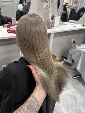 ミミー(mimiiy) 色落ちまで可愛く 寒色ミルクティー