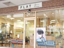フラットヘアーデザイン(FLAT Hair Design)の雰囲気（お店の前の看板とハサミのマークを目印にお越しください♪）