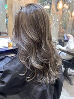 アルカナ 明治神宮前原宿(ARCANA)&nbsp;くすみベージュ　ゆるふわベージュ　hiro