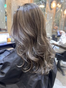 アルカナ 明治神宮前原宿(ARCANA) くすみベージュ　ゆるふわベージュ　hiro