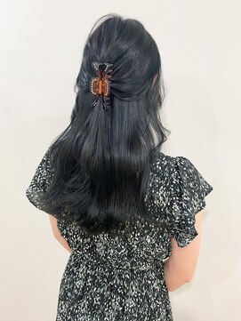 ジーナ 名駅(XENA.) リアルな韓国ヘア◎艶のあるブルーブラック