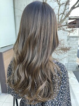 エム インターナショナル 春日部本店(EMU international) 白髪染めでも明るいアッシュ