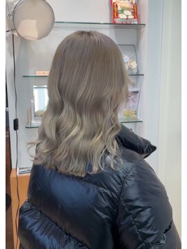 アウラ(AURA) グレージュカラー透明感カラーオリーブカラー