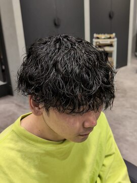 プルーブトウキョウ 渋谷(PROVE TOKYO) 波巻きスパイラルパーマラウンドマッシュ刈り上げメンズ