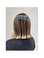 カルディアルッソ(CARDIA LUSSO)&nbsp;外ハネアレンジ×切りっぱなしボブ｜ショート/20代/30代/40代