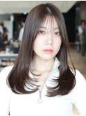大人かわいい薄め前髪ありミディアムストレート20代30代40代