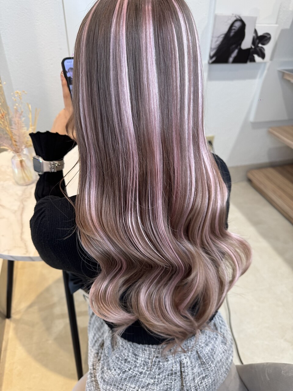 2026年冬】ミルクティーベージュ ハイライトの髪型・ヘアアレンジ