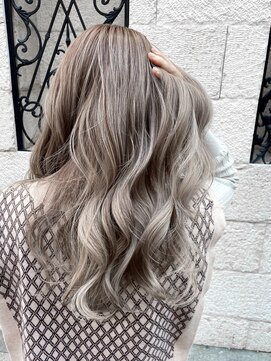 ティンク 横須賀中央(Tink) シルバーグレージュ◎