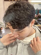 ヘアーグロウ 20代波巻きパーマメンズマッシュスパイラルパーマツーブロック