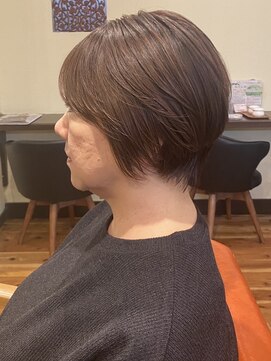 30代40代50代マッシュショート丸みショート明るめブラウン関内