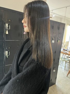 ヘアーアイストゥーレ(HAIR ICI TRE) ロング　レイヤー　　ベージュ　オリーブ　顔まわり　担当阿知波