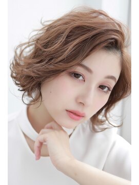 カシータヘアリゾート 熱田千年店(Casita Hair Resort) ボブに飽きた大人女性のハネ感を出した簡単ウエーブボブ