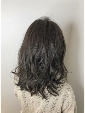 ルカ(Luca) 赤み消し×アッシュベージュ