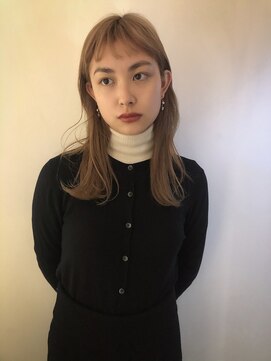 オーオ シカシカ(OOO YY) フェミニンショートバング×セミロング