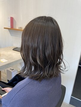 ヒストリア(HISTORIA) ナチュラル切りっぱなしボブスタイル