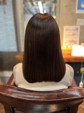 スローネ(THRONE) 髪質改善／新宿／艶髪／ミディアム