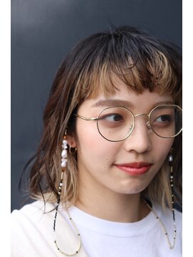 ロアナ 六本木(LOANA ROPPONGI) メガネとオレンジメイク　【浮嶋優也】