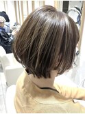 シアーベージュハイライト×ショートボブ