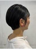 柔らかい質感を残したモードショートスタイル