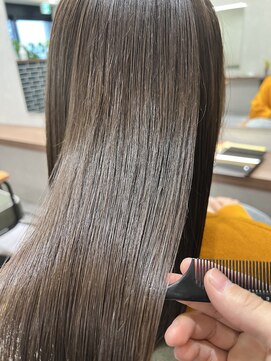 アンスリウム 吹田(Anthurium) ミディアムレイヤー/大人可愛い/髪質改善/シースルーバング