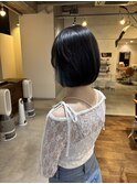 ころんとしたボブ×青色インナー(ブリーチあり)