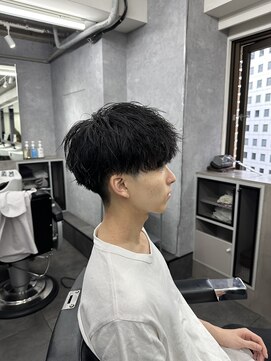 クロムトウキョウ ザ バーバー ネオン 新宿店(CHROM TOKYO the Barber ne/on) 波巻きパーマ