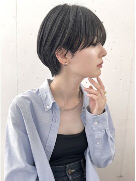 ビーチ(BEACH) レイヤーカット ダークグレー 大人ガーリー 似合わせカット 韓国