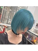 アジリ(agili)&nbsp;10代20代30代/ハイトーン/レイヤーボブ/水色/レイヤーカット