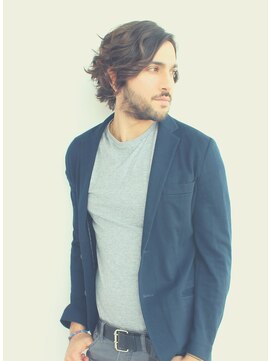 ジジバイワースホワイル(jiji by WORTH WHILE) 刈り上げセンターパートサーフカールフェザーパーママレットヘア