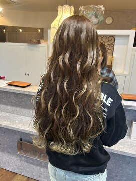 ヘアーワークス ボナ(HAIR WORKS bona.) パーマ　カラー　レディース