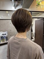 クオート(quoit) ブリーチで育てるブロンド。飽きないハイトーンショート