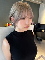 アム(amu)&nbsp;ミルクティーグレージュ/シルバーカラー/ケアブリーチ/ショート
