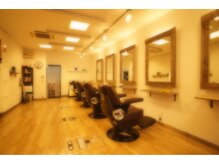 ヴォイスヘアー(VOICE hair)の雰囲気（施術中も寛いでいただける落ち着いた店内）