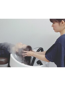 美髪づくりには頭皮ケアが大切◎自慢のヘッドスパで頭皮や毛穴の汚れもスッキリ！健康的な髪を育みます♪