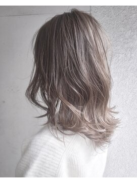 ヘアーアンドアトリエ マール(Hair&Atelier Marl) 【Marlお客様スタイル】グレージュカラーの無造作ロブスタイル♪