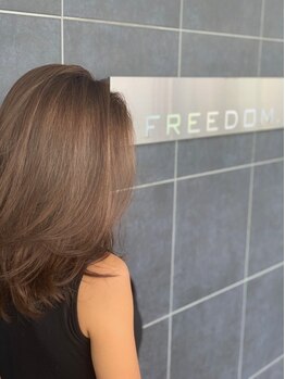 フリーダムエフ(FREEDOM.F)の写真/髪の状態を見極め、300種類の組み合わせの中からあなたに合ったトリートメントをセレクト☆